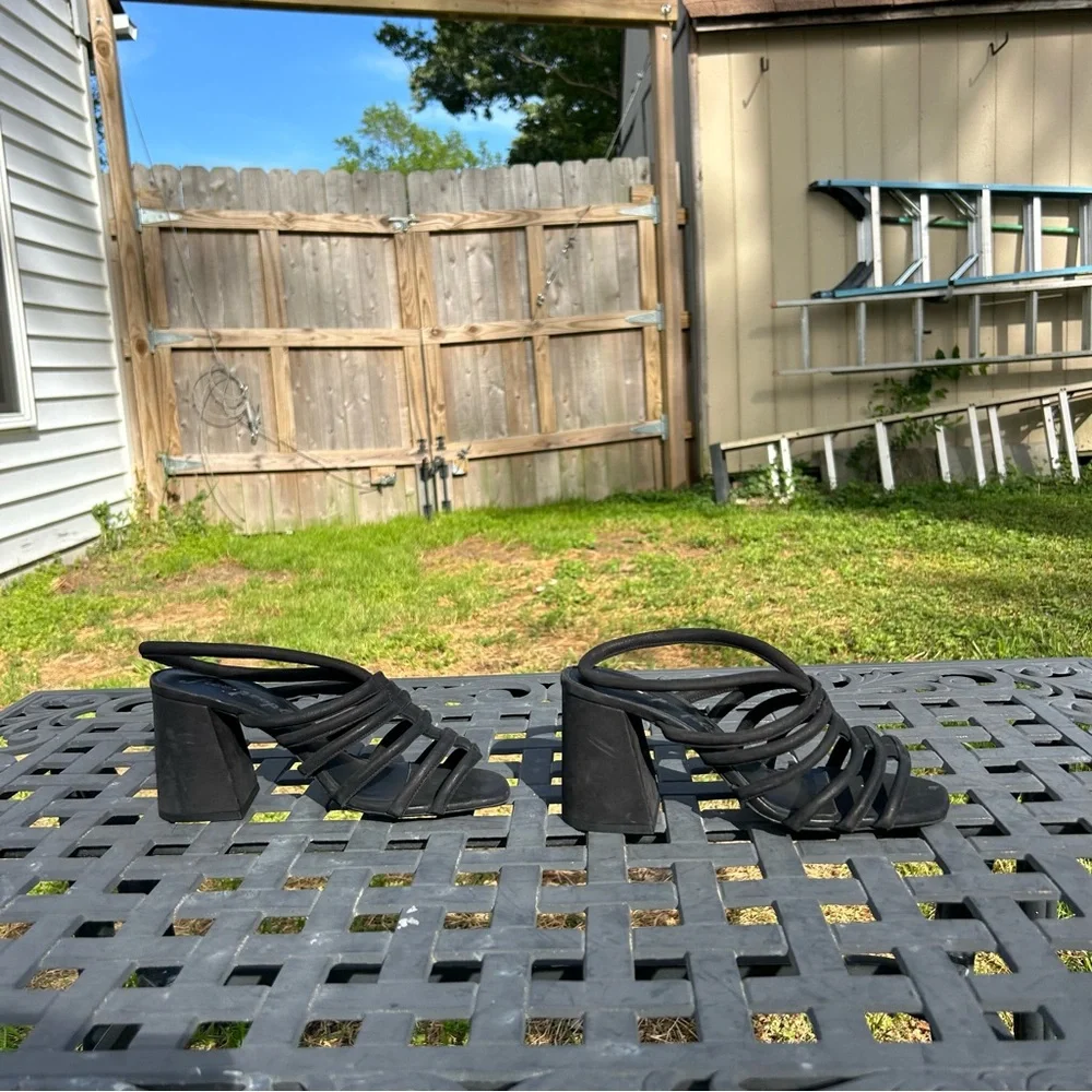 Free People black Colette cinched heel strappy size 39 or‎ 9 US